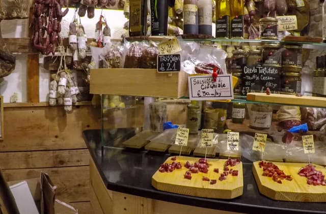 San Gimignano gdzie zjeść: odkryj najlepsze lokale gastronomiczne San Gimignano gdzie zjeść: odkryj najlepsze lokale gastronomiczne
