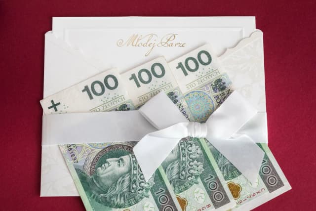 Ile pieniędzy dać do koperty na wesele z noclegiem, aby nie przepłacić? Ile pieniędzy dać do koperty na wesele z noclegiem, aby nie przepłacić?