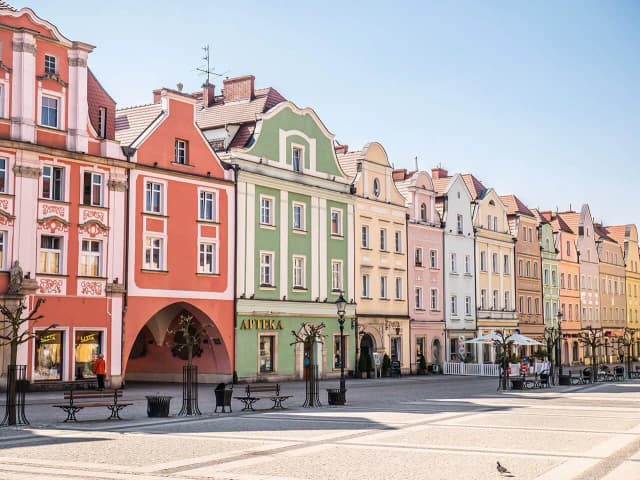 Gdzie zjeść w Bolesławcu? Najlepsze restauracje, które musisz znać Gdzie zjeść w Bolesławcu? Najlepsze restauracje, które musisz znać