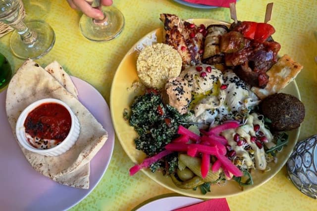 Uniejów gdzie zjeść - najlepsze restauracje i smaki, które musisz spróbować Uniejów gdzie zjeść - najlepsze restauracje i smaki, które musisz spróbować