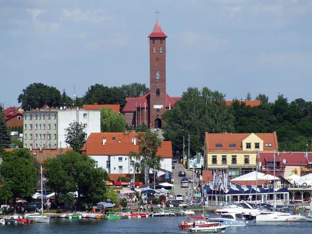 Mikołajki atrakcje na weekend - najlepsze miejsca, które zachwycą rodzinę Mikołajki atrakcje na weekend - najlepsze miejsca, które zachwycą rodzinę